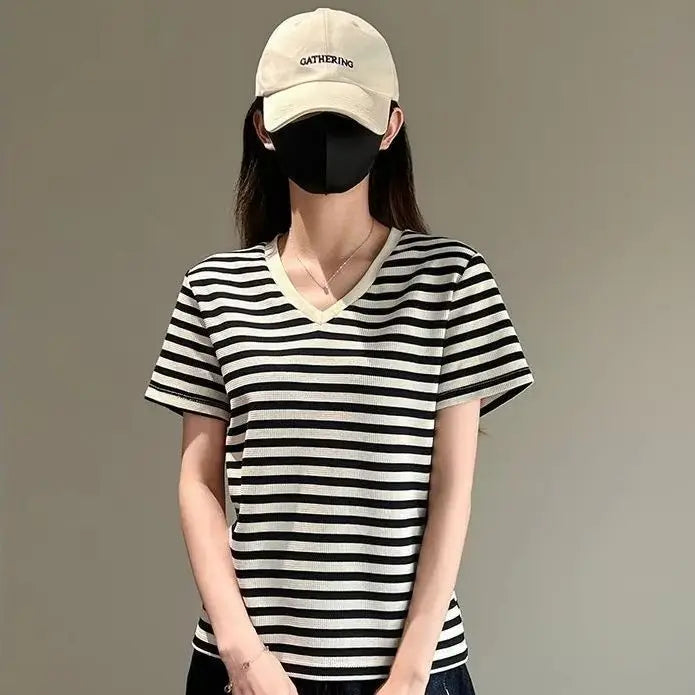 Women's Mid-Sleeve T-Shirt: Breathable, Soft, Square Neck, Straight Shoulders, Slimming, Short-Sleeve Base Layer Top for Summer